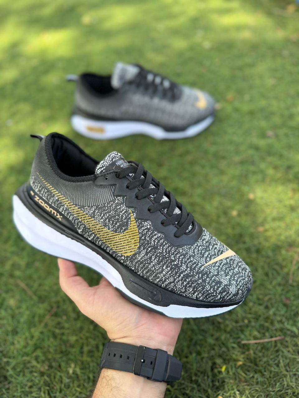 NIKE ZOOMX INVINCIBLE RUN + CAJA