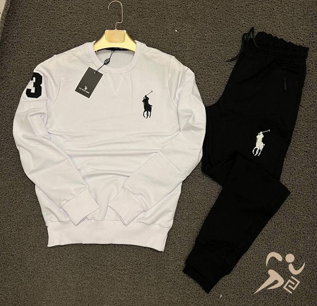 CONJUNTO DE SUDADERA POLO