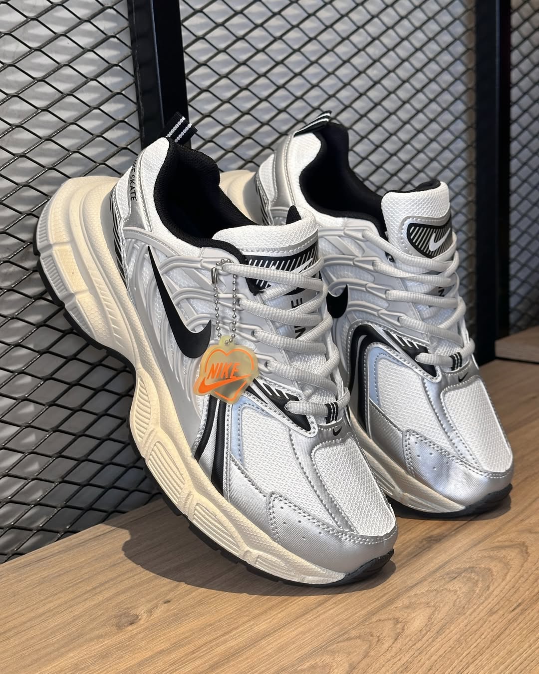 NIKE V2K SKATE
