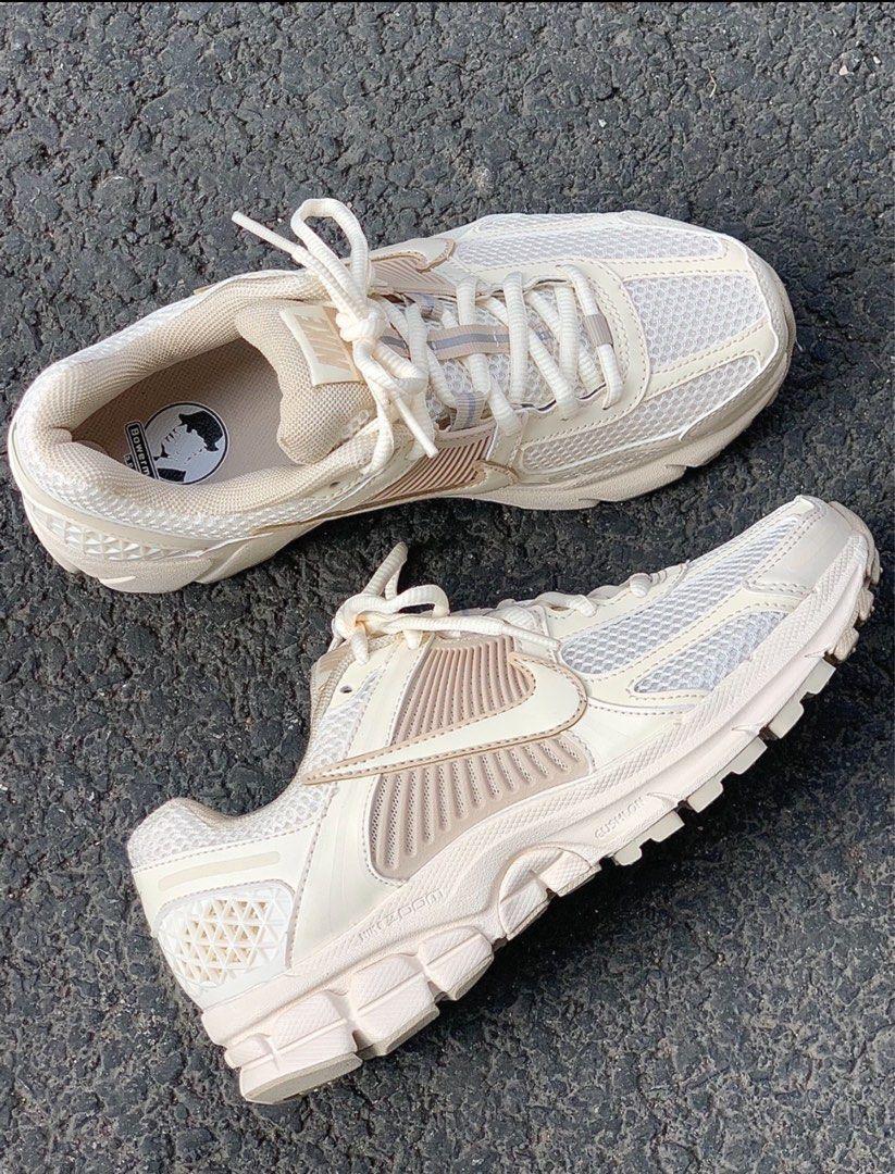 NIKE ZOOM VOMERO 5 BEIGE